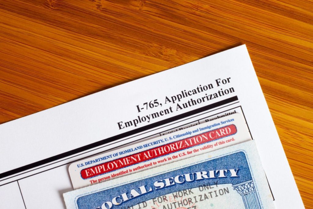 Documento De Autorizacion De Empleo Ead Que Es Cuanto Cuesta Y Quien Puede Solicitarlo Scaled E1689172703250 1024x683
